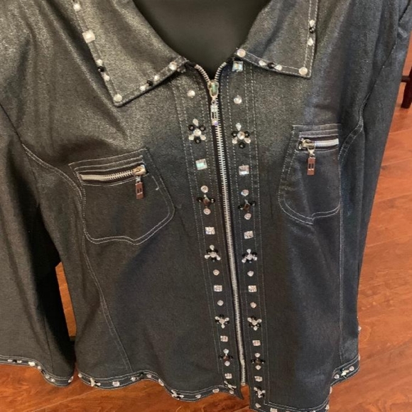 Two Piece Suit - Picture 4 of 4